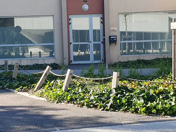 Local commercial 81 m²