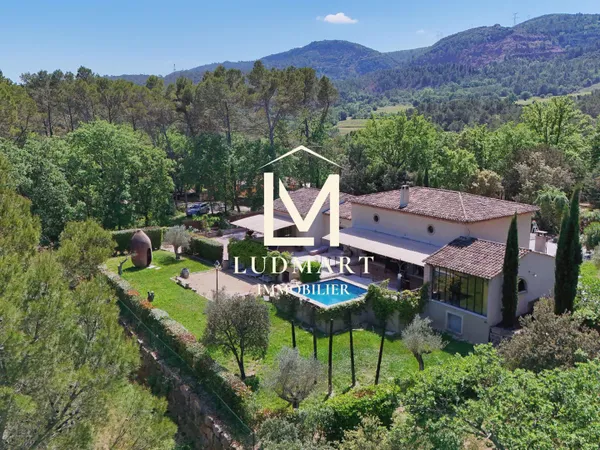 Le Thoronet - Bastide de caractère, volumes et discrétion