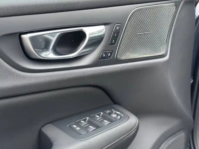 Volvo V60 b4 197 ch dct7 — photo 3
