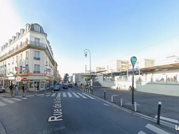 Local 180 m² Nanterre