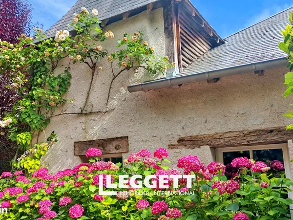 Maison 8 pièces 240 m²