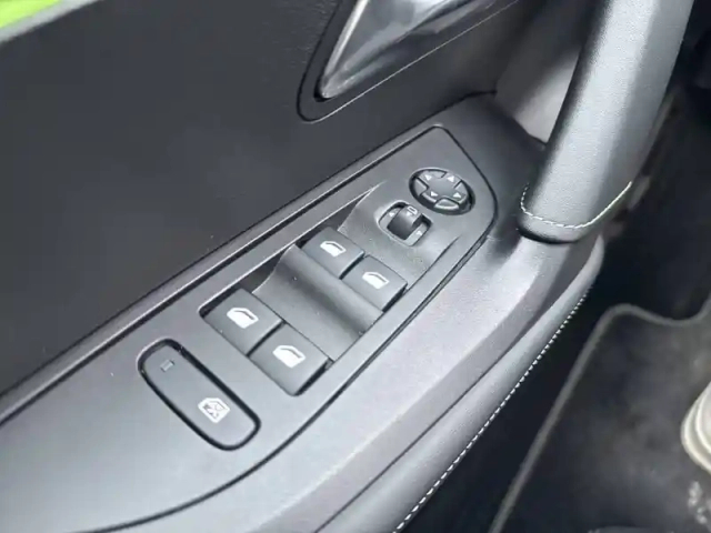 Peugeot 2008 puretech 130 s&amp;s eat8 — photo 27