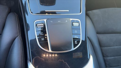 Mercedes GLC 300 e  320 EQ Power 4Matic 9G-Tronic - AMG Line – 2021 – 87265 km – Hybride rechargeable – Boîte Automatique — photo 5