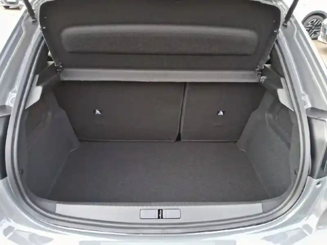 Peugeot 208 hybrid 110 e-dcs6 — photo 52