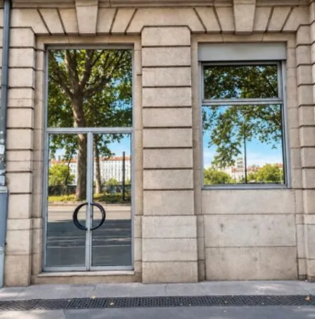 Local commercial 141 m²