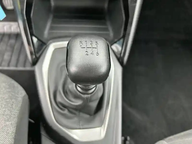 Peugeot 2008 puretech 100 s&amp;s bvm6 — photo 14