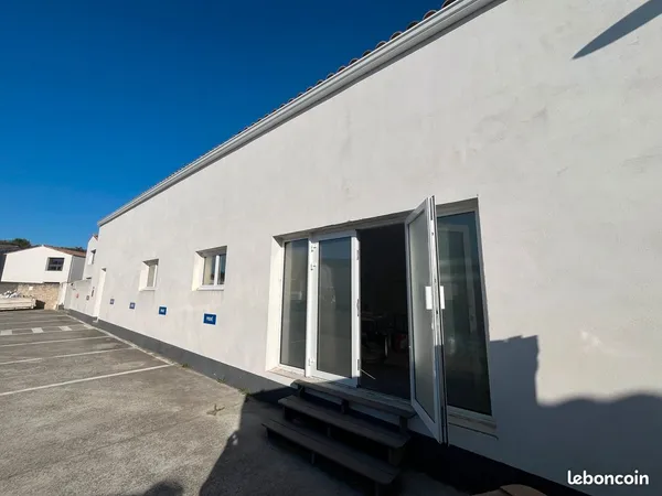🏢 Local professionnel polyvalent - 105 m² - Rivedoux-Plage