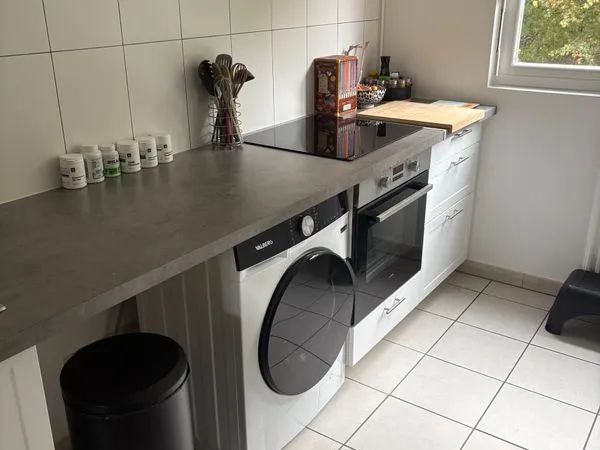 T3 64m2 Neuville sur Saône / cuisine équipée / Traversant / Grand Balcon / Cave / Parking dans la ré