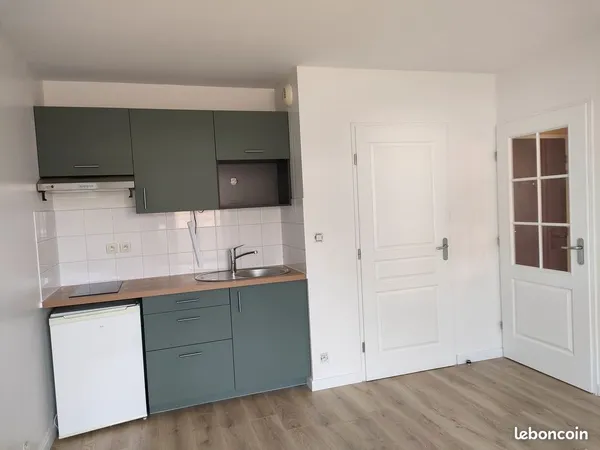 T2 Place Molière, StSerge, 39 m2 avec loggia