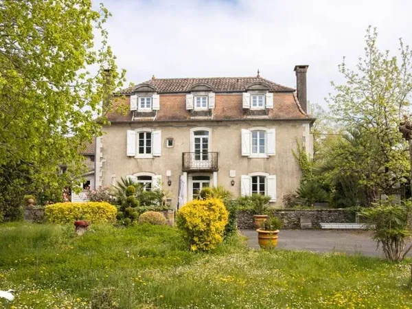 Maison 9 pièces 281 m²