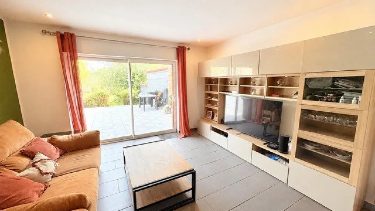 Photo 3