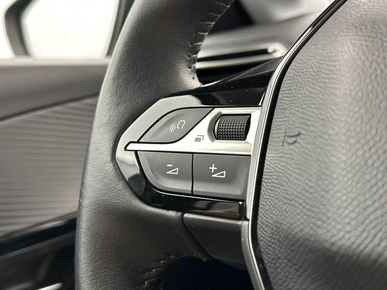 Peugeot 208 puretech 100 s&s bvm6 allure — photo 17