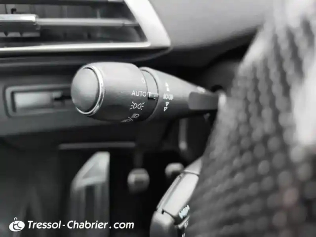 Peugeot 3008 1.2 puretech 130ch s&amp;s bvm6 gt line — photo 12