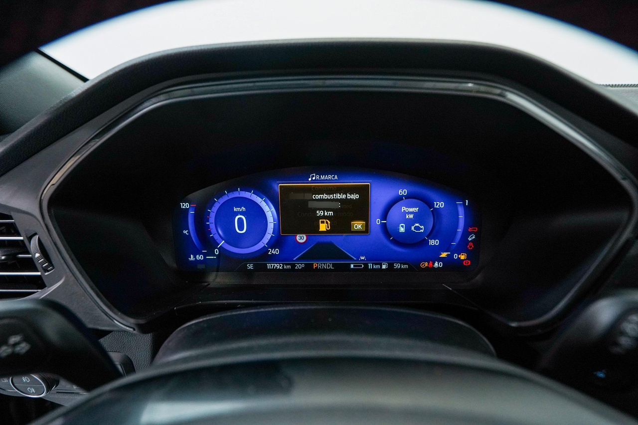 Ford Kuga — photo 13