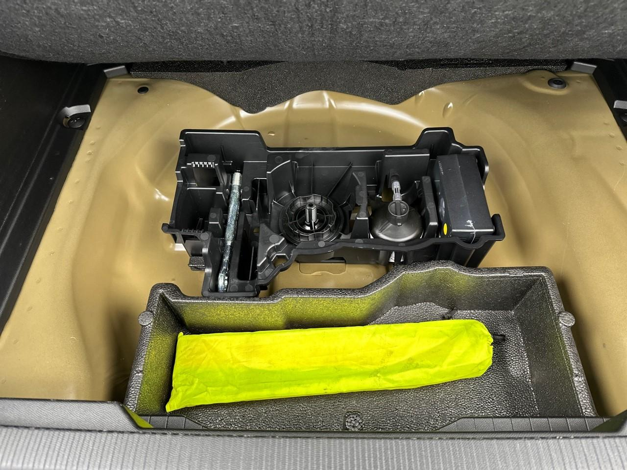 Peugeot 2008 hybrid 136 e-dcs6 style — photo 33