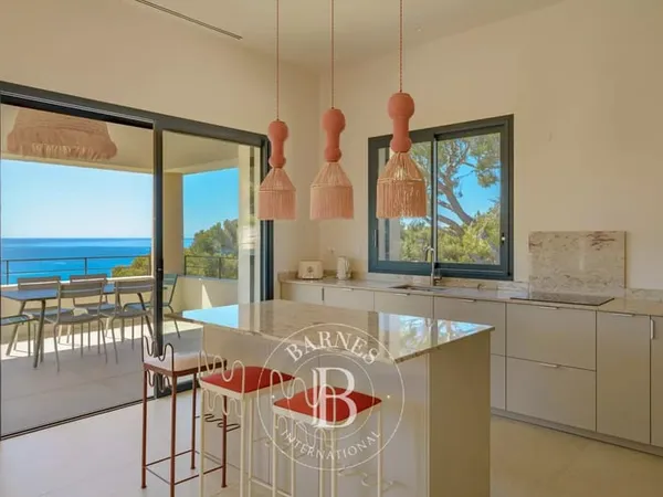 LOCATION MEUBLEE - Cassis - Proche centre - Vue panoramique mer et Cap Canaille - 3 chambres - Stati