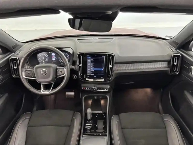 Volvo Xc40 t3 163ch r-design geartronic 8 suréquipé + toit ouvrant — photo 29