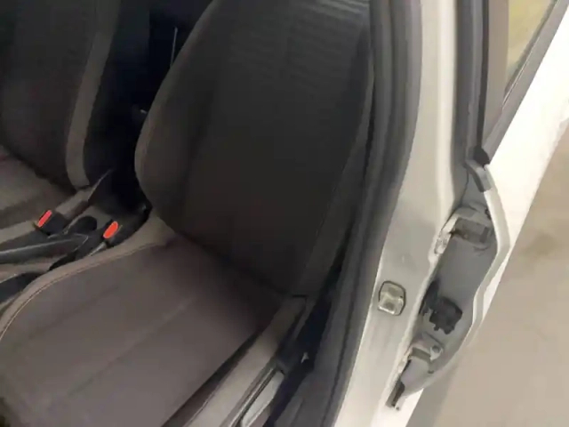 Peugeot 208 puretech 75 s&amp;s bvm5 — photo 26