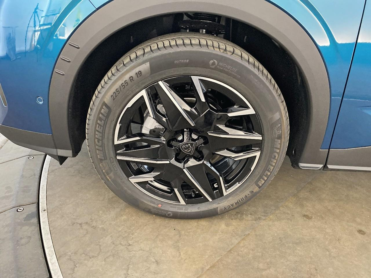 Peugeot 3008 hybrid 145 e-dcs6 gt — photo 11
