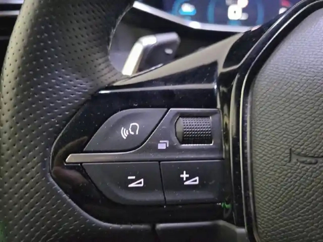 Peugeot 2008 puretech 130 s&amp;s eat8 — photo 37