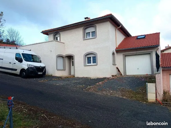 Chambres meublées dans une villa salon cuisine et sanitaires partages loyer toutes charges comprises