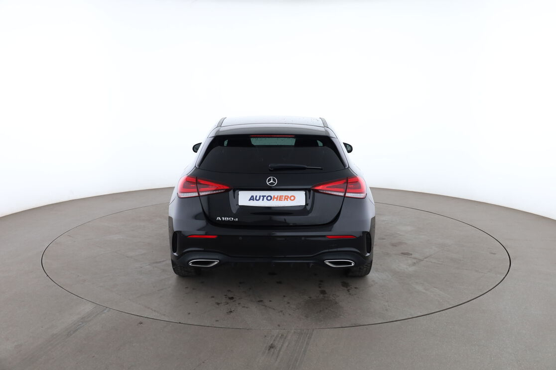 Mercedes-Benz Classe A 180 d AMG Line 8G-DCT — photo 4