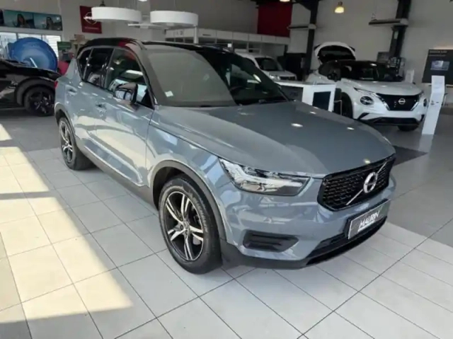Volvo Xc40 d4 adblue awd 190ch r-design geartronic 8 — photo 4