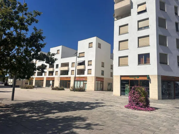 Local commercial 455 m²