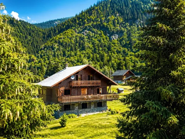 CHALET D'EXCEPTION à la Morte- 190 m² Vue panoramique - Studio indépendant - Alpe du Grand Serre