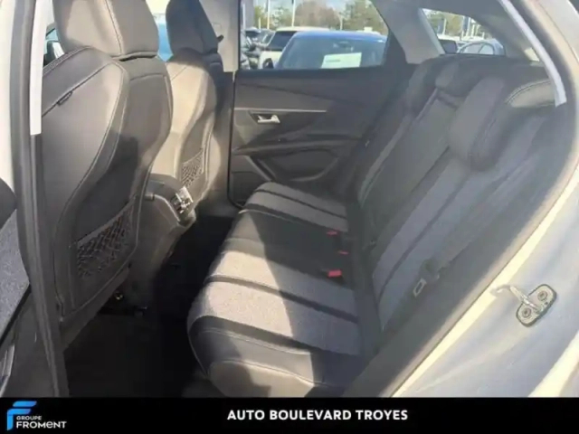 Peugeot 3008 1.2 puretech 130ch s&amp;s allure — photo 27