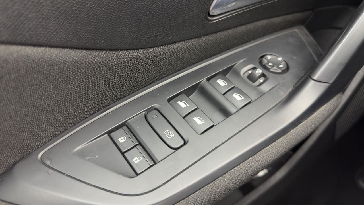 Peugeot 308 PureTech 130ch S&amp;S EAT8 — photo 41