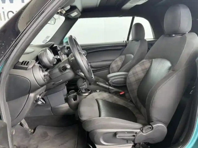 Mini Mini cabrio cooper 136ch chili — photo 6