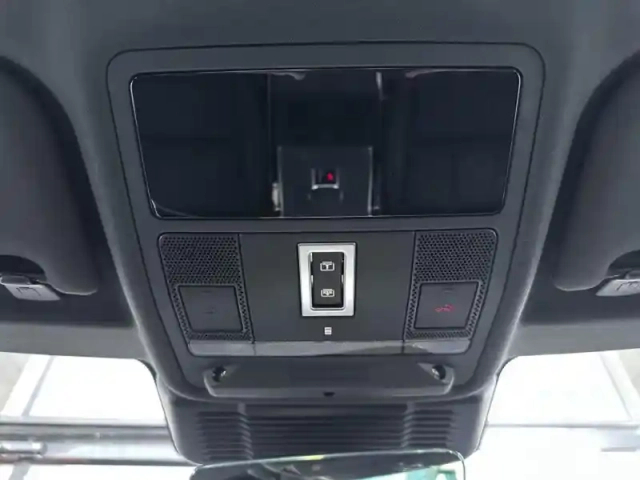 Land Rover Range Rover evoque 1.5 p270e phev 269ch s midnight edition — photo 12