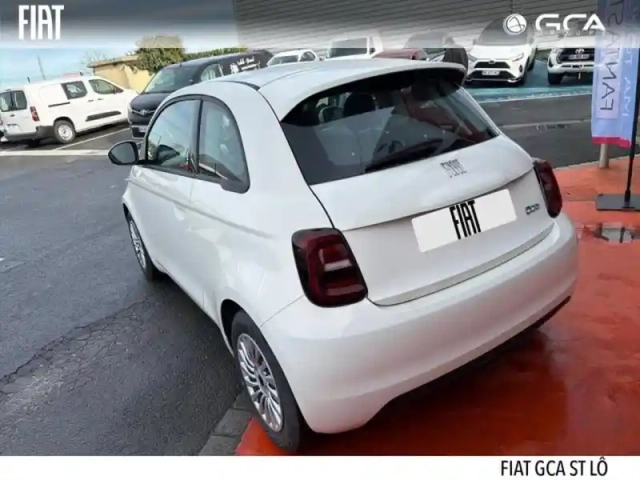 Fiat 500 e 118ch pack confort my23 — photo 1