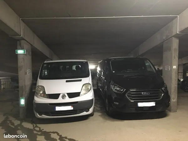 Places de parking dans garage couvert Val Claret