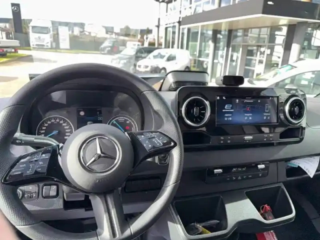 Mercedes Sprinter e 420 châssis cab 43 4,0t pro — photo 31