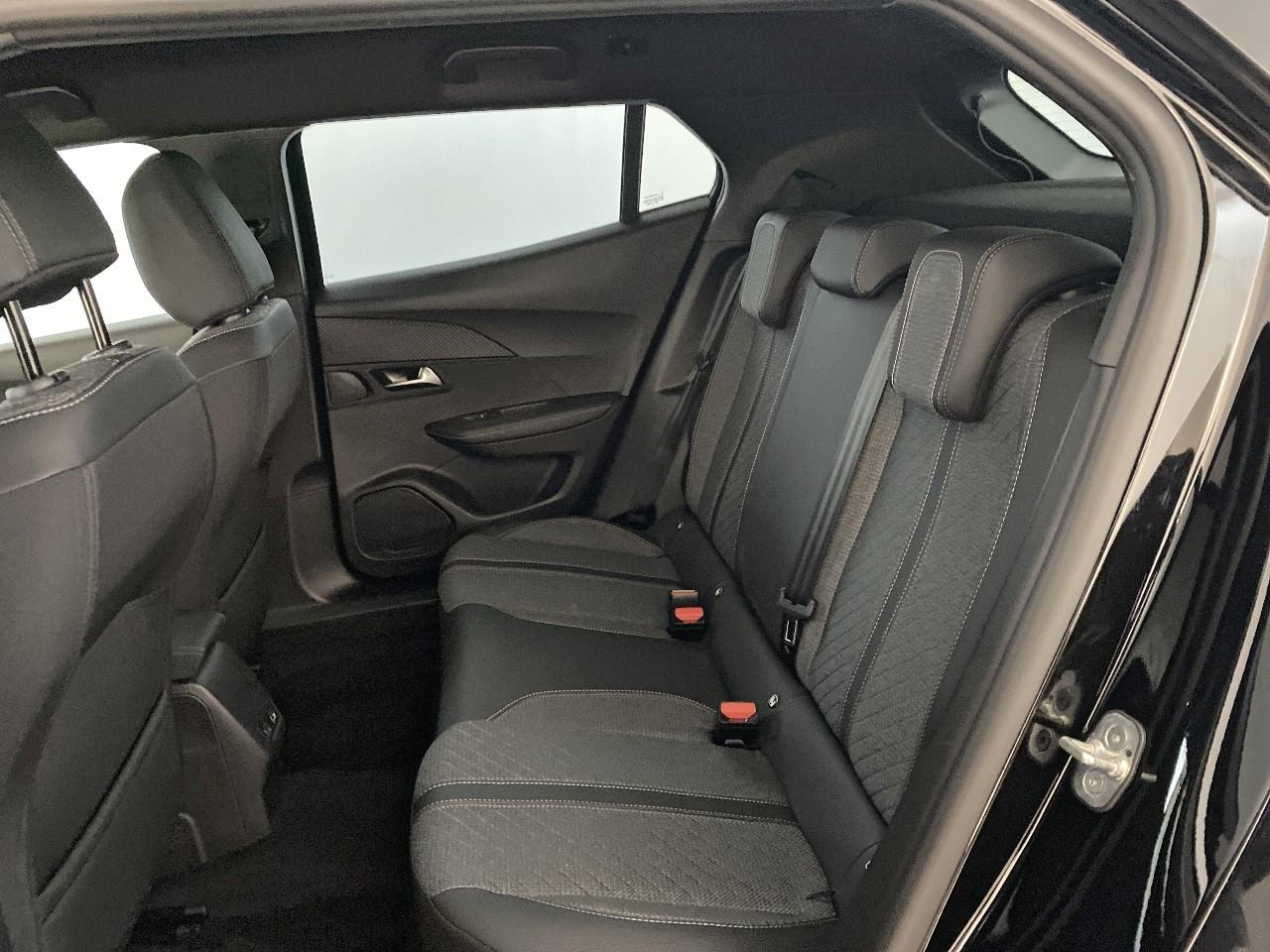 Peugeot 2008 hybrid 145 ch e-dcs6 allure — photo 10