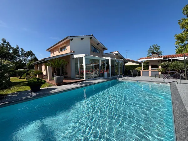 Maison 6 pièces 148 m²
