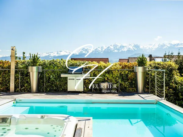 Villa 6 pièces 211 m²