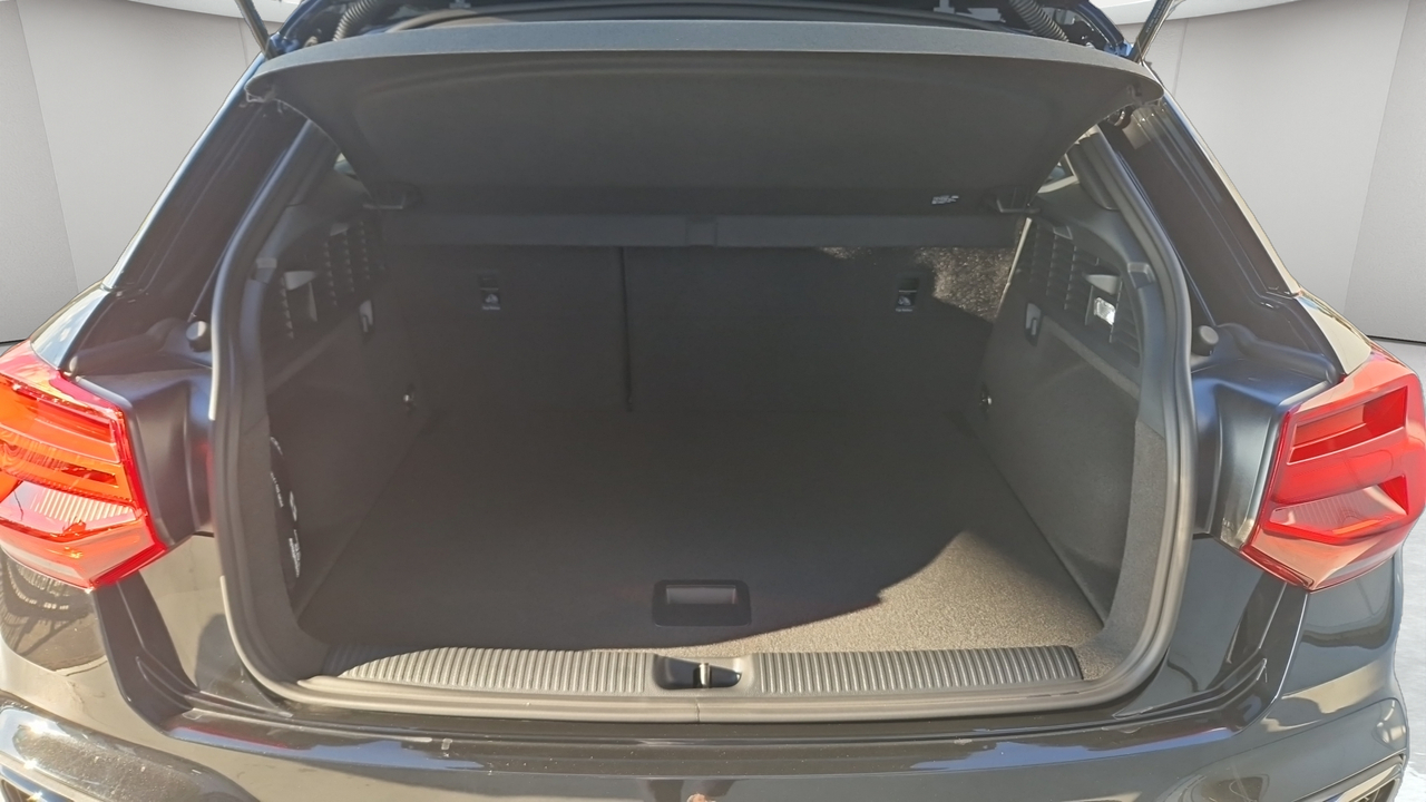 Audi Q2 35 TDI 150 S tronic 7 — photo 14