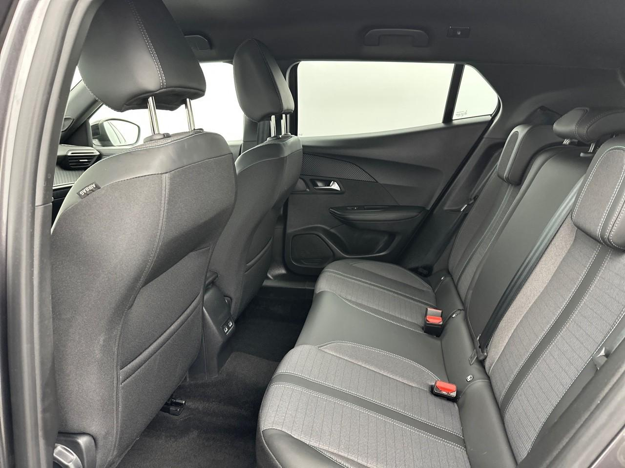 Peugeot 2008 bluehdi 130 s&s eat8 allure — photo 12