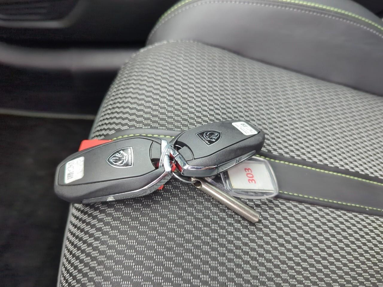 Peugeot 208 puretech 100 s&s bvm6 gt — photo 28