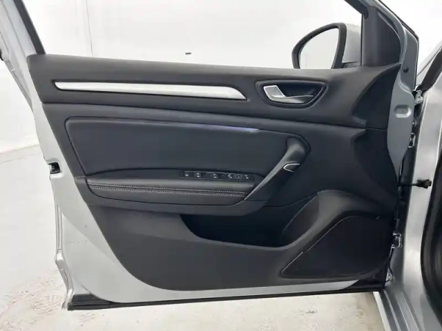 Renault Megane mégane iv estate blue dci 115 edc - 21n — photo 20