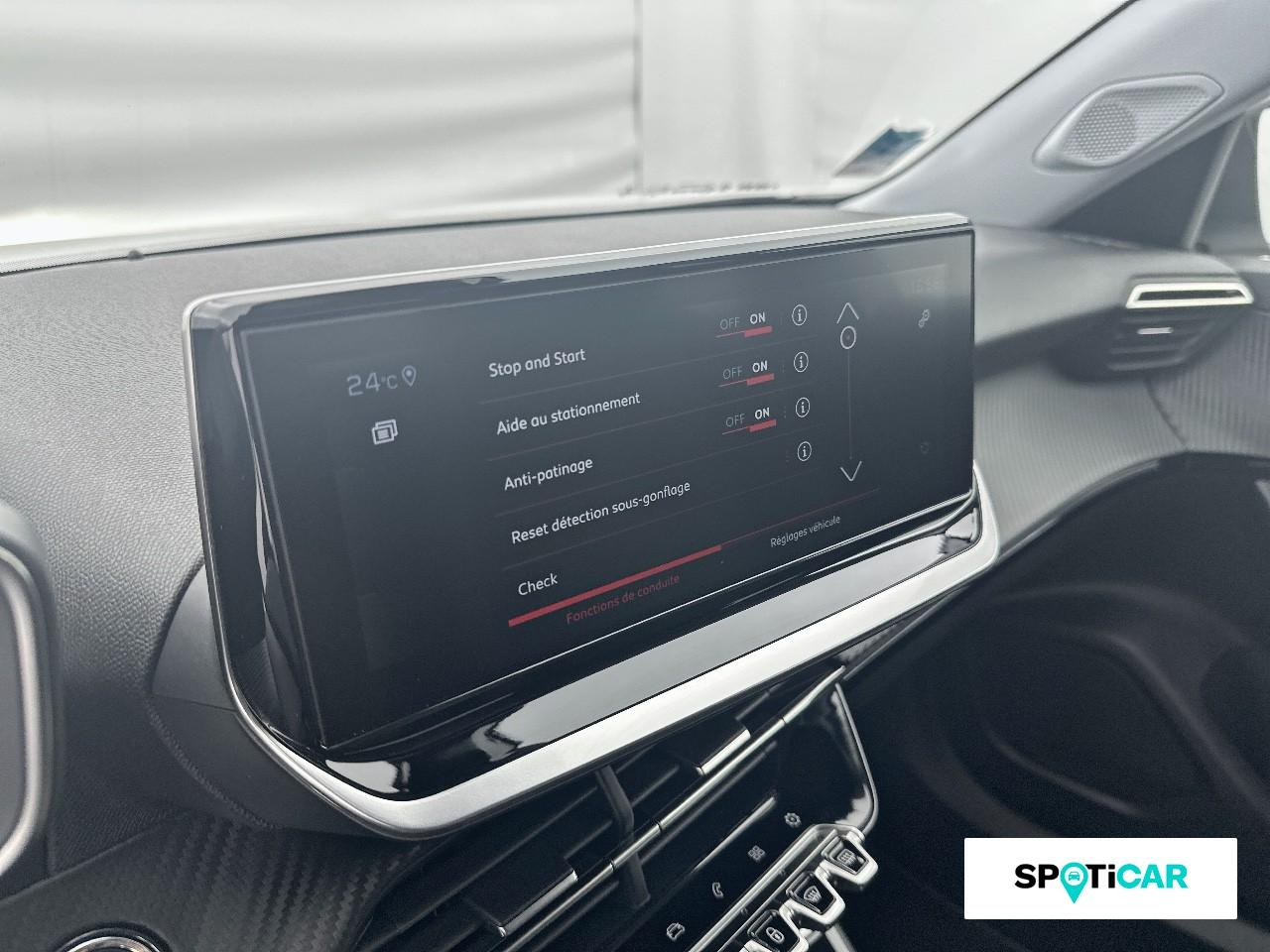 Peugeot 2008 1.2 puretech 130ch s&s roadtrip eat8 — photo 13