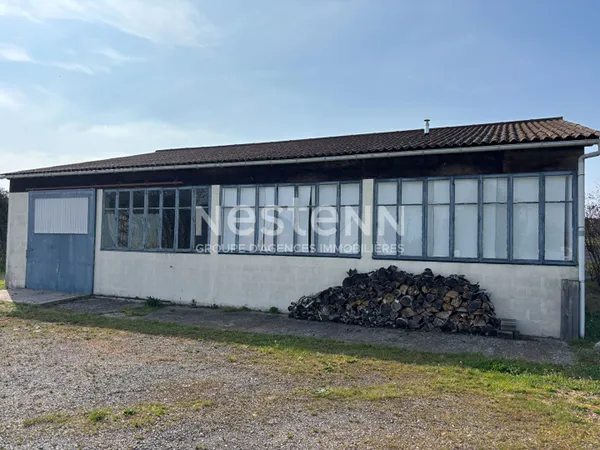 A louer Local d'activité situé à La Fleche de plus de 210 m²