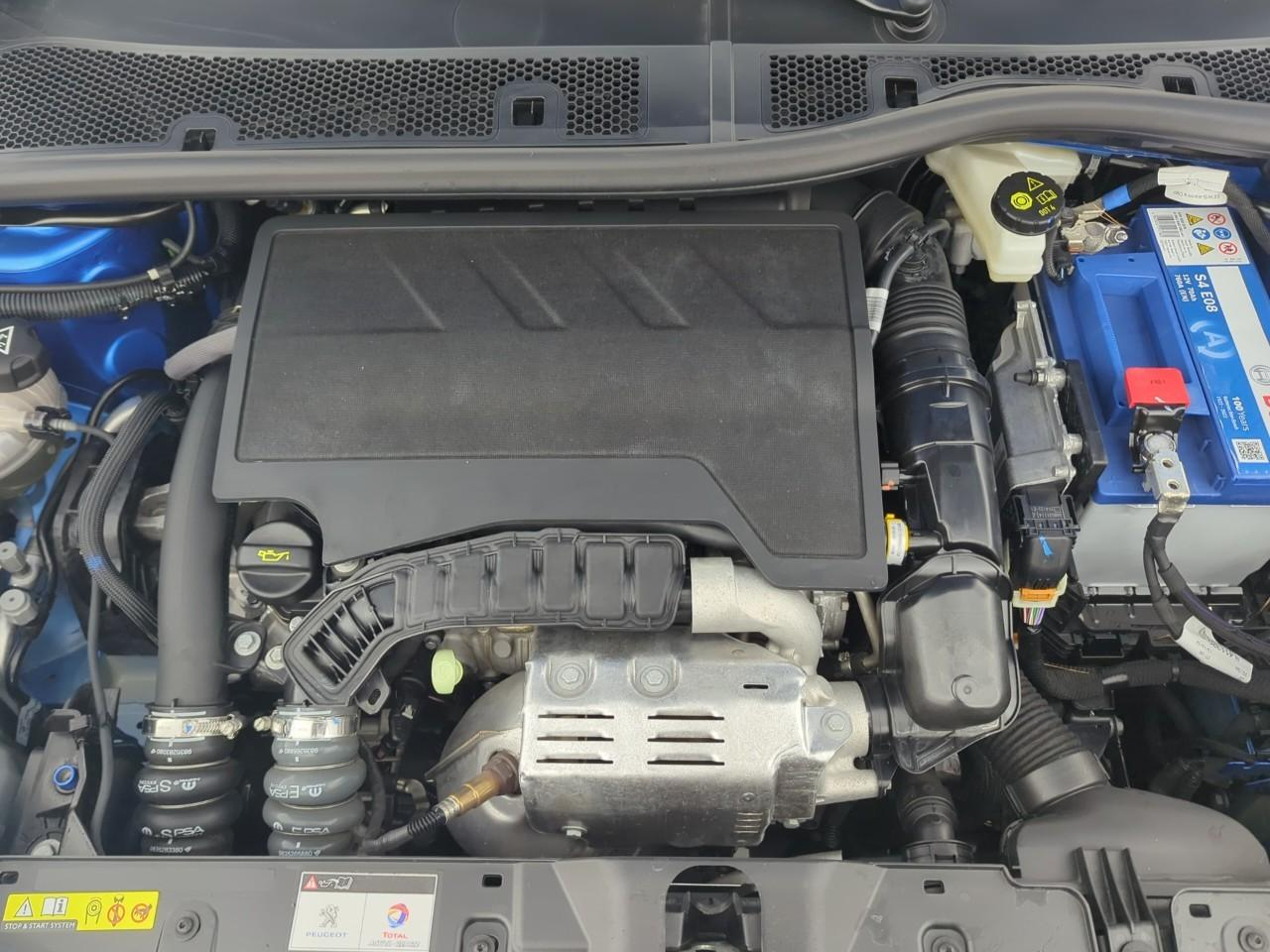 Peugeot 2008 puretech 130 s&s eat8 allure pack — photo 16