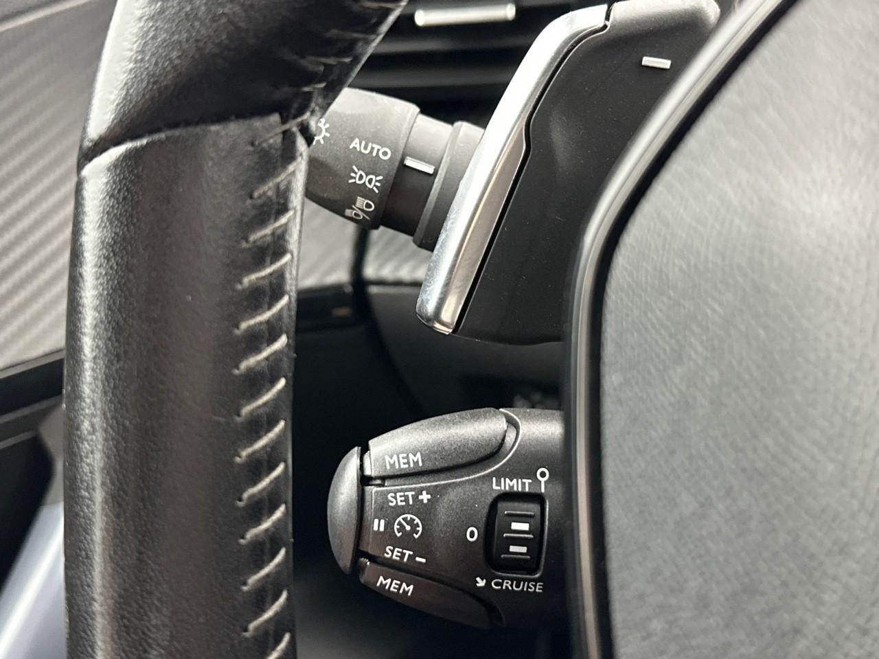 Peugeot 2008 bluehdi 130 s&s eat8 allure — photo 17