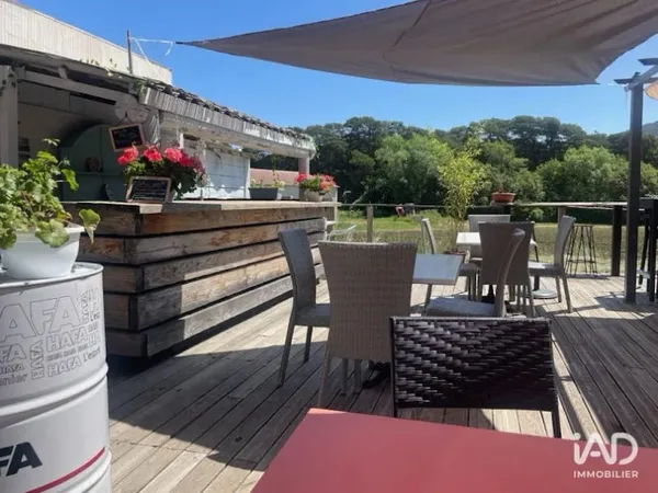 Commerce 63 m²