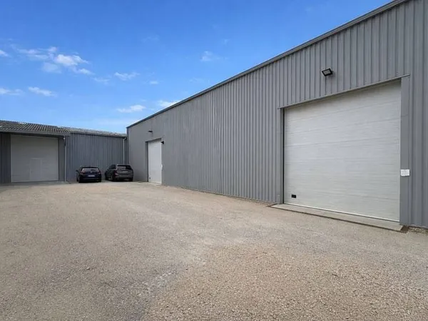 Local d'activité 285 m²