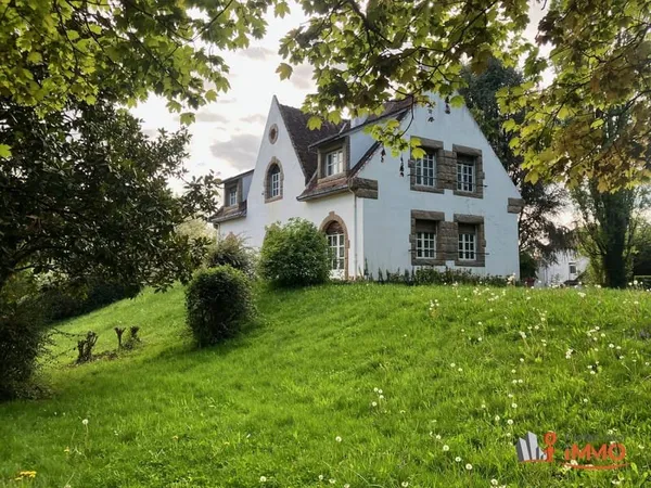Propriété avec dépendances sur 10 hectares